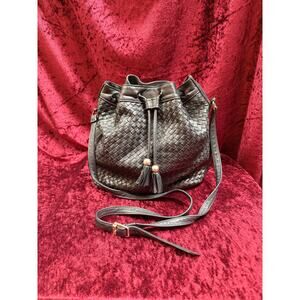 Vintage Accessories - Crossbody Bucket Bag Purse - Black Woven Leather - Ganson